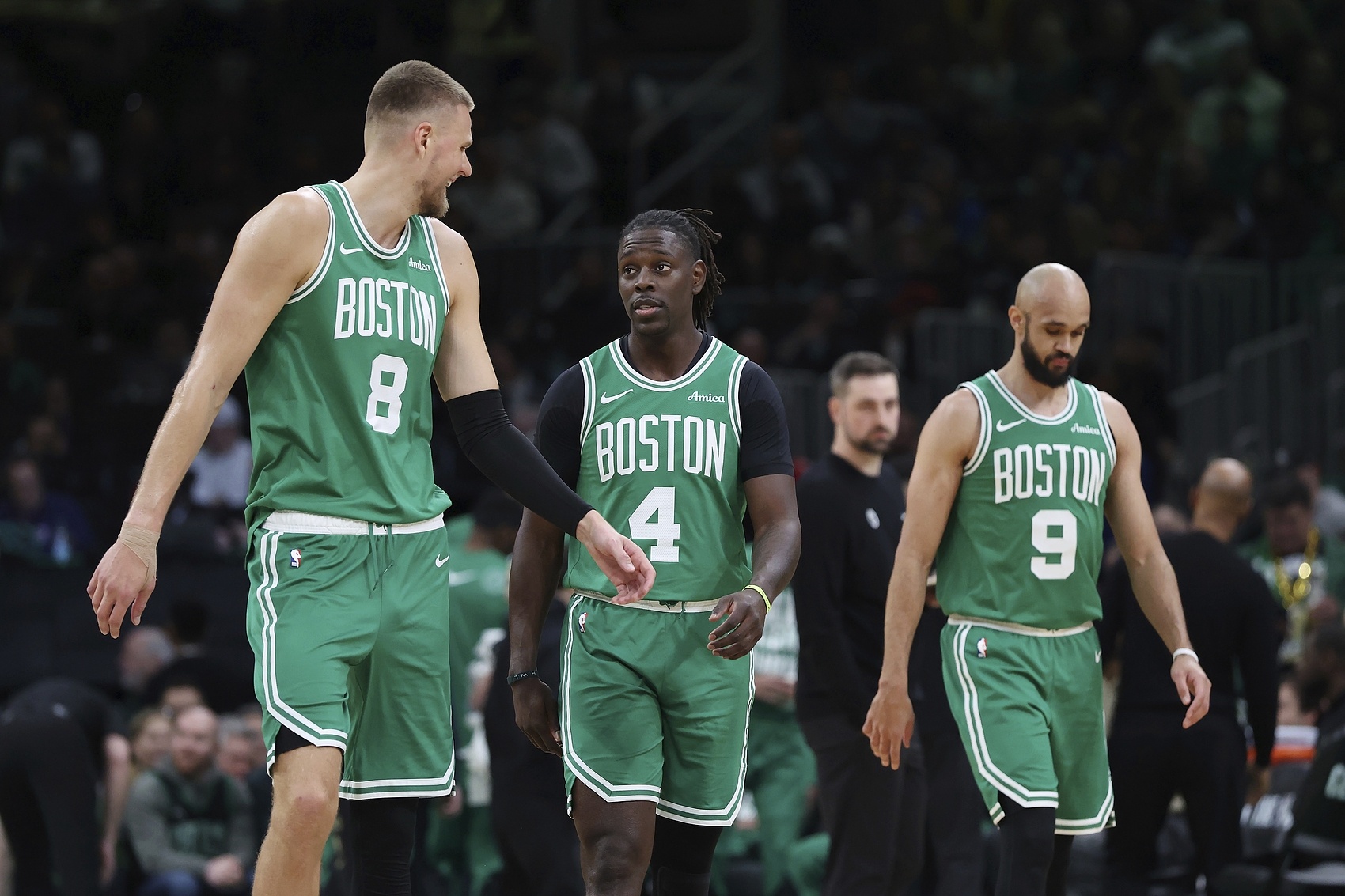 回顾绿军两笔交易：避税降薪却不失灵活性 危机操作堪称教科书级